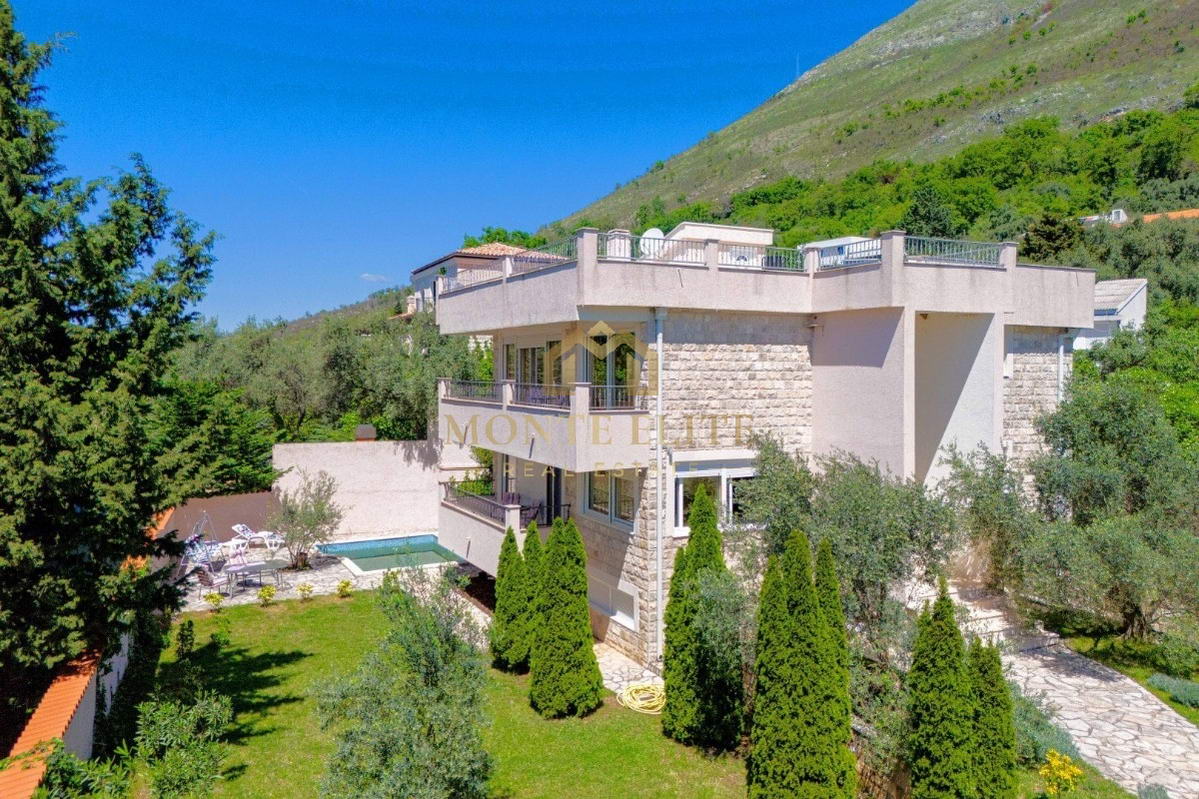 Autentična kamena vila usred maslinjaka – Katun Reževići, Budva